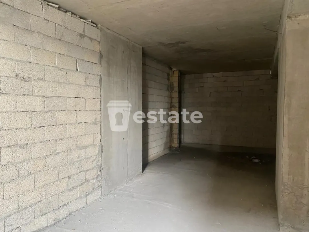 Studio for sale in a black frame — photo 2