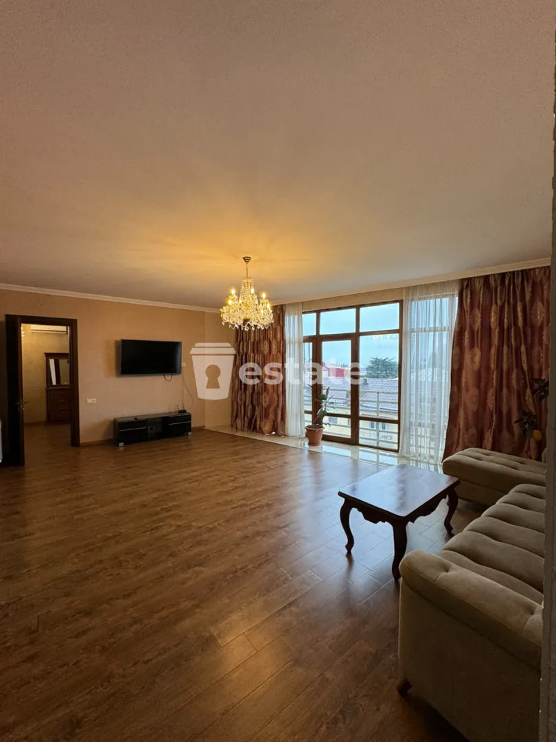 Large 3+1 apartment for rent near Park of May 6th — photo 2
