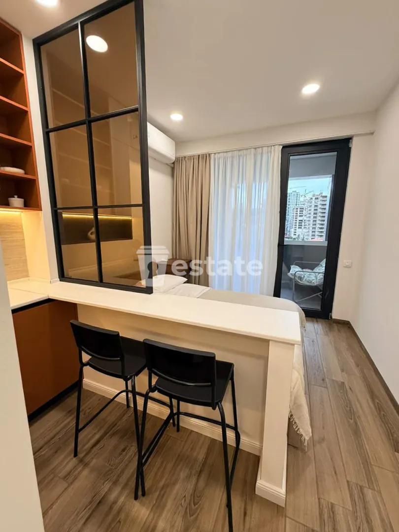 Selling a cozy studio near the Alley of Heroes — photo 1