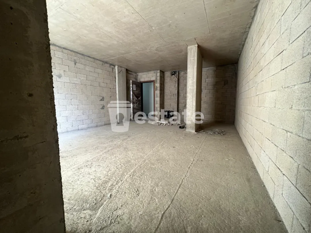 Selling black frame (studio) in Mahinjauri — photo 4