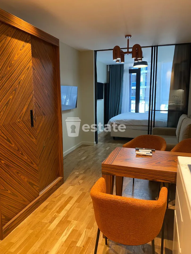 Selling a modern studio in the Elt quarter — photo 1