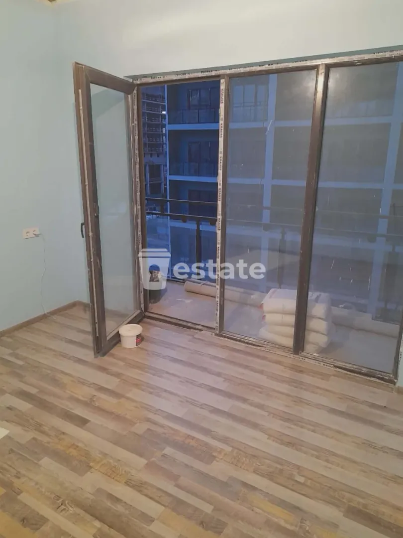 Green frame for sale on New Boulevard — photo 9