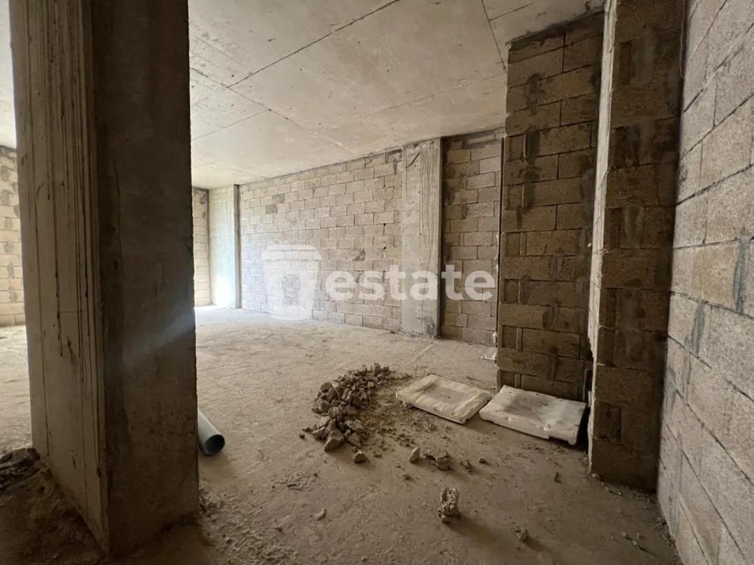 Selling black frame (studio) in Mahinjauri — photo 3