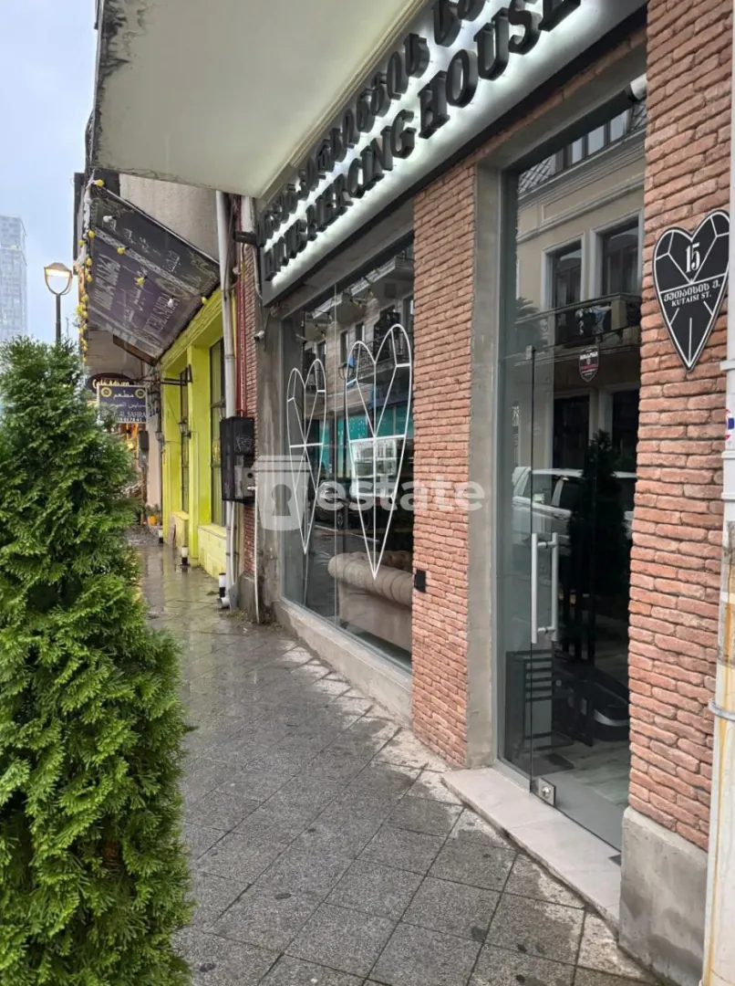 Commercial space for rent in old Batumi — photo 2