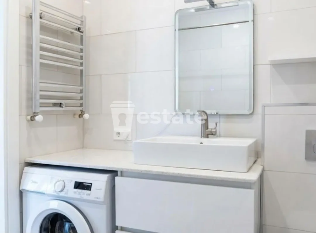 Bright 1+1 apartment for sale in central Batumi — photo 6