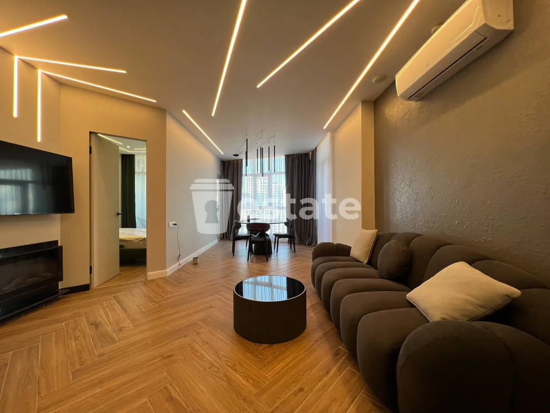 Selling a stylish 2+1 near Grand Mall — photo 1