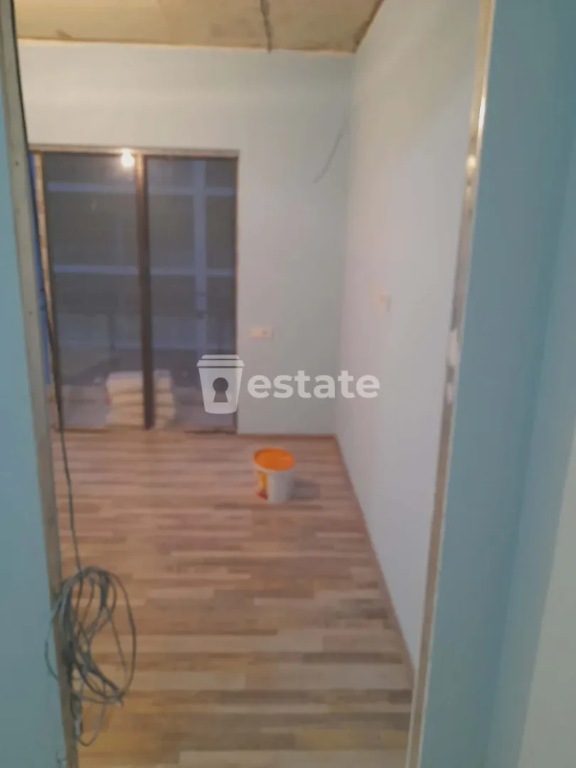Green frame for sale on New Boulevard — photo 6
