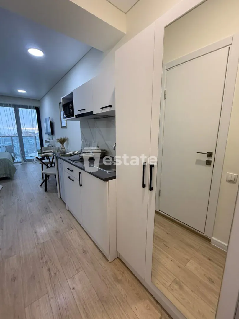 Selling a modern studio on Heroes Alley — photo 9