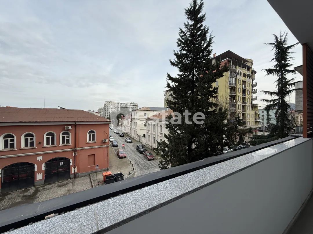 Comfortable 1+1 apartment for rent in Old Batumi — photo 9