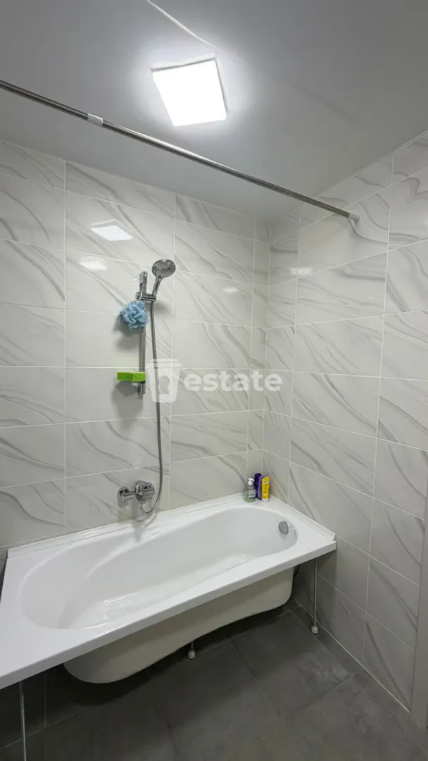 Sell fresh 1+1 apartment in Elt quarter — photo 9