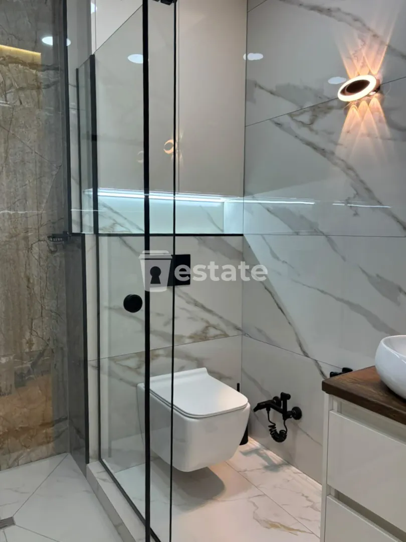 Stylish studio for rent on Heroes Alley — photo 7