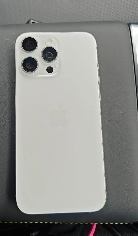 iPhone 16 Pro Max 256 GB — photo 3