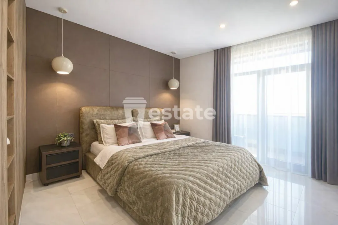 Selling a spacious 4+1 on Heroes Alley — photo 5