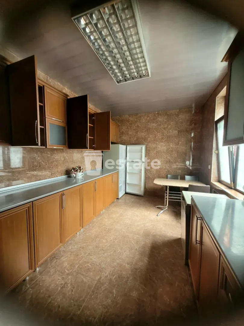 Selling spacious 2+1 in old Batumi — photo 4