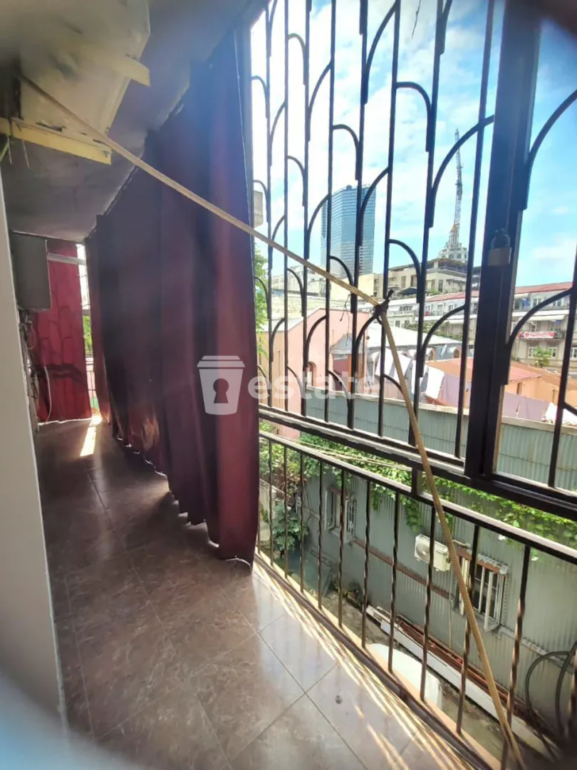 Selling spacious 2+1 in old Batumi — photo 9