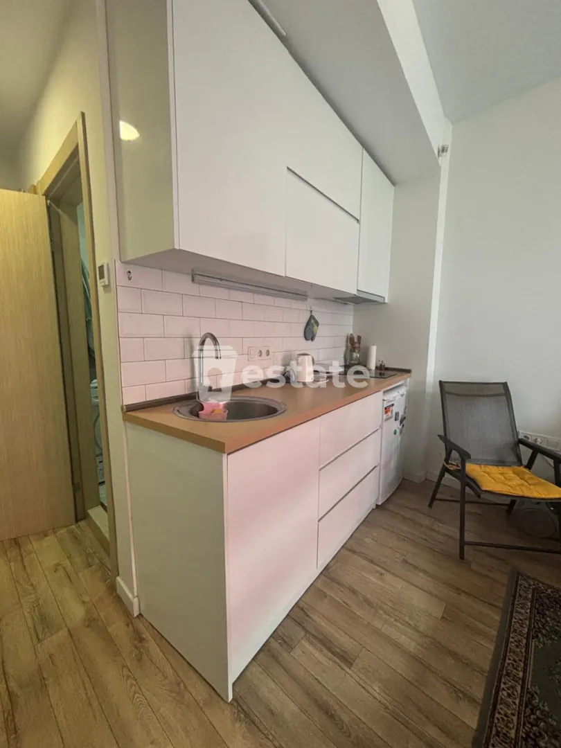 Selling a cozy studio on the new boulevard — photo 3