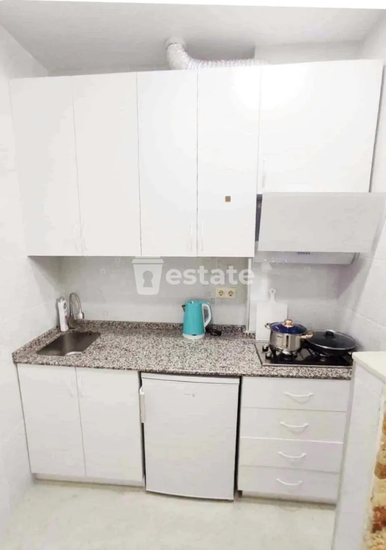 Bright studio available for rent on Heroes Alley — photo 5