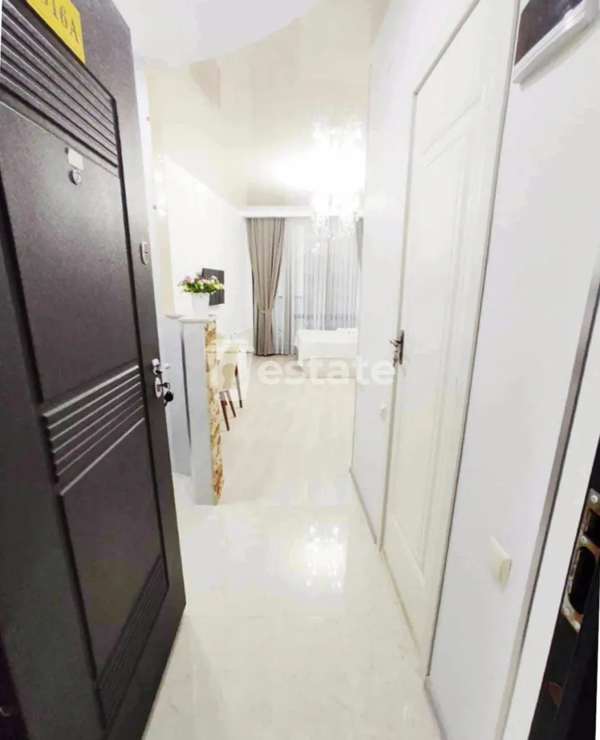 Bright studio available for rent on Heroes Alley — photo 6
