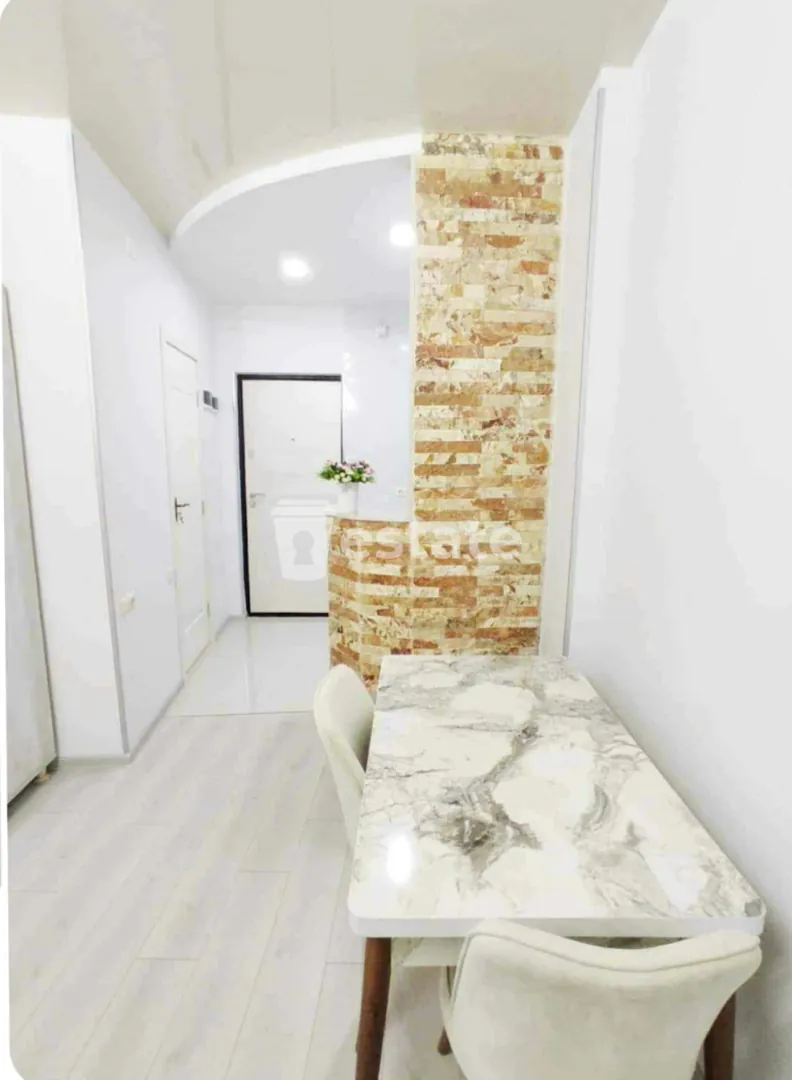 Bright studio available for rent on Heroes Alley — photo 4