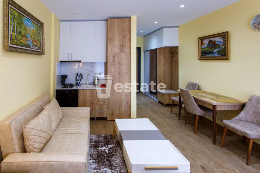 Selling a spacious studio on Heroes Alley — photo 2