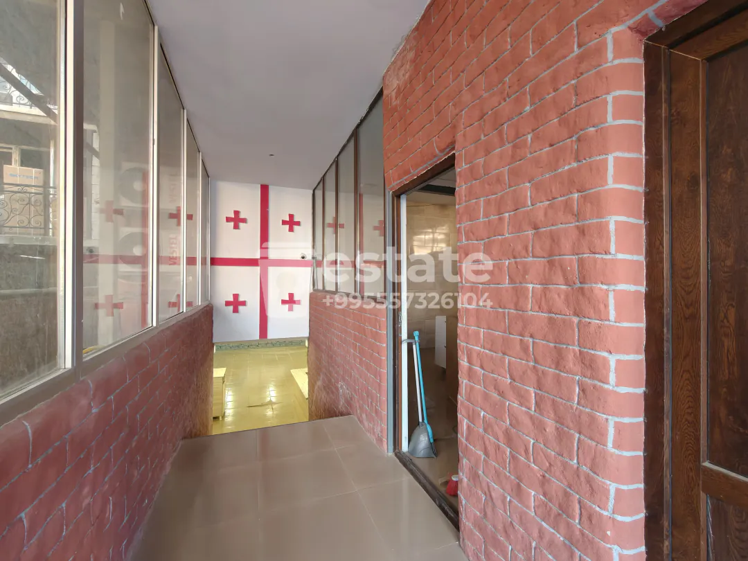 Large commercial space for rent — photo 2