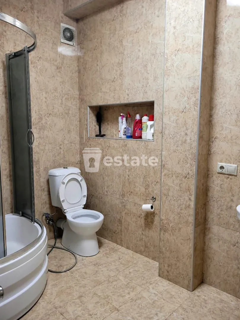 Selling spacious 2+1 in old Batumi — photo 8