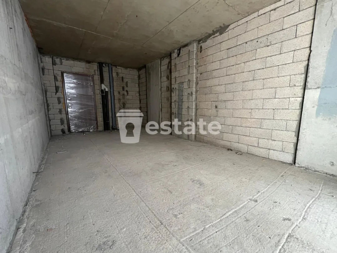 Selling a black frame (studio) in Mahinjauri — photo 4