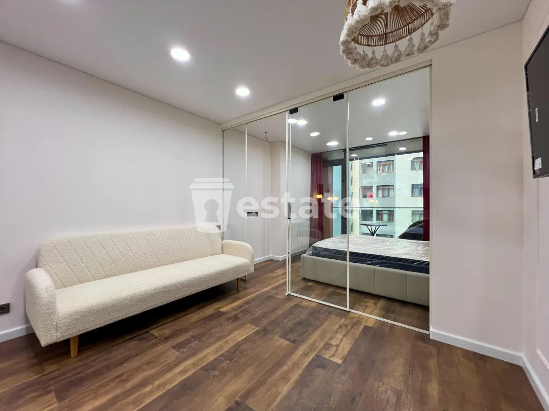 Stylish studio for sale in Elt quarter — photo 2