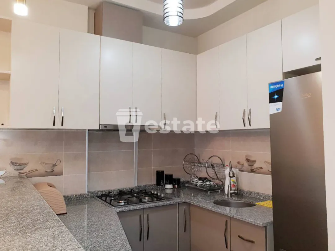 Cozy 2+1 apartment for rent in central Batumi — photo 4