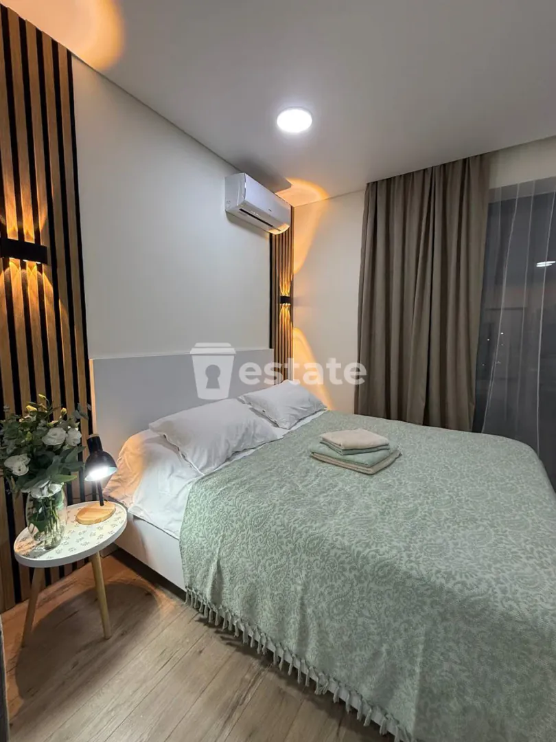 Selling a modern studio on Heroes Alley — photo 3