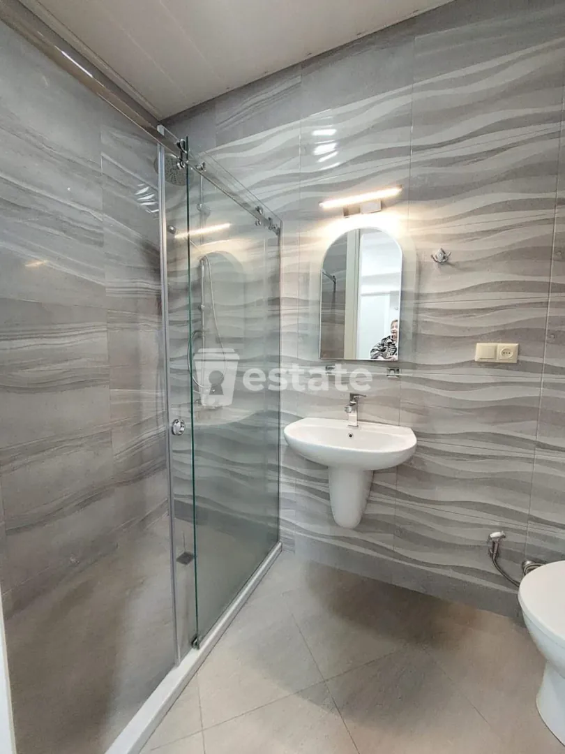 Сдам просторную 2+1 в старом Батуми — photo 8