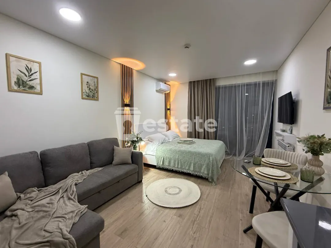 Selling a modern studio on Heroes Alley — photo 2