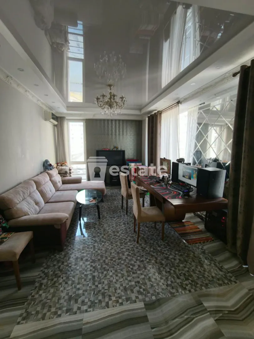 Selling spacious 2+1 apartment near the Alley of Heroes — photo 1