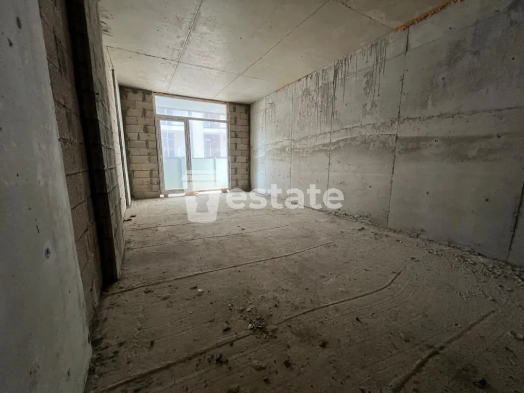 Selling a black frame (studio) in Mahinjauri — photo 1