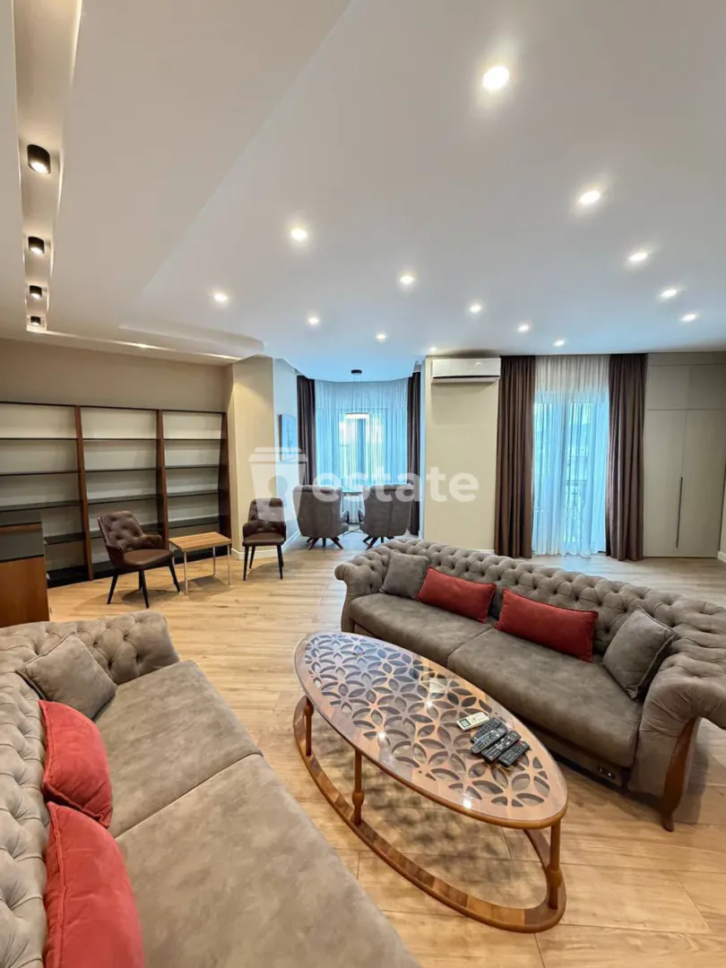 Selling a large 3+1 near old Batumi — photo 1