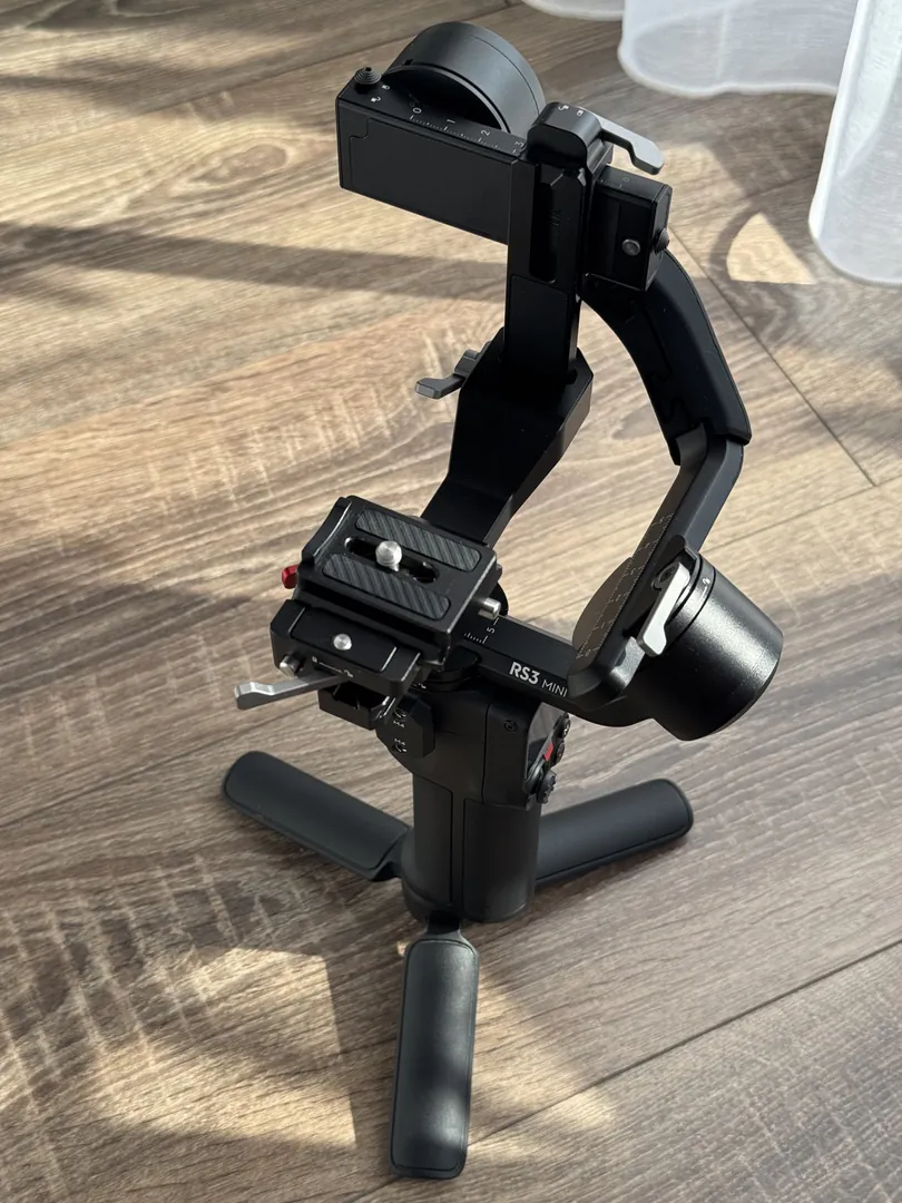 DJI RS3 Mini Gimbal Stabilizer — photo 3