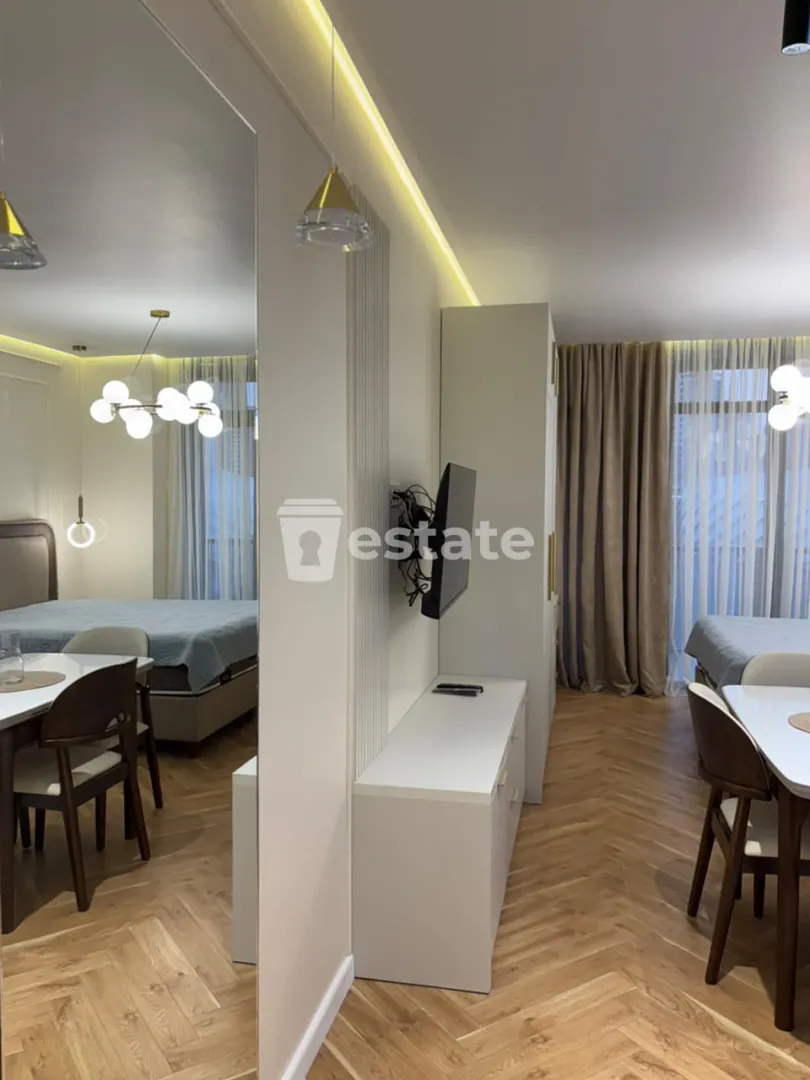 Stylish studio for rent on Heroes Alley — photo 5