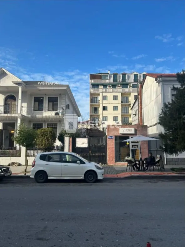Selling private houses and commercial property in old Batumi — photo 1