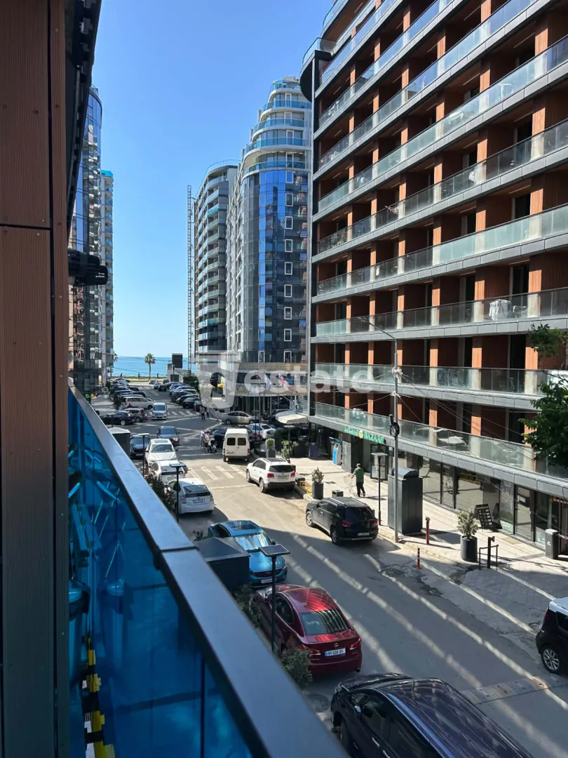 Selling a large studio in Elt quarter — photo 8