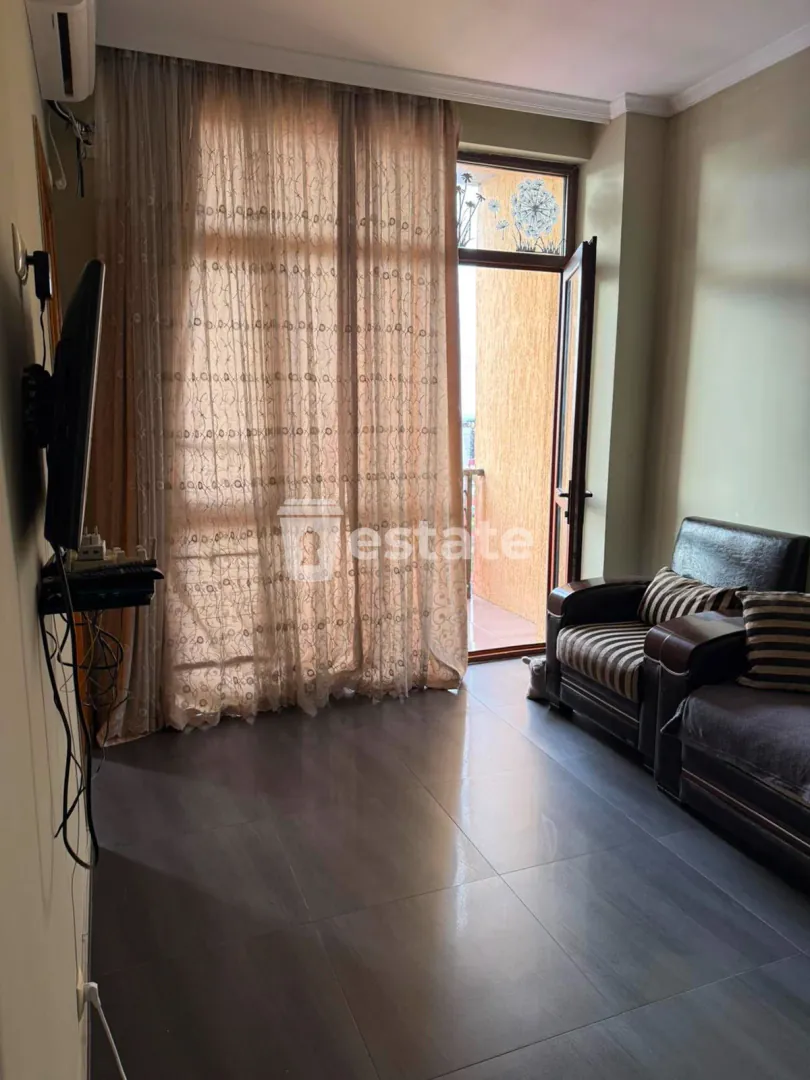 Comfortable 1+1 apartment for rent in central Batumi — photo 1