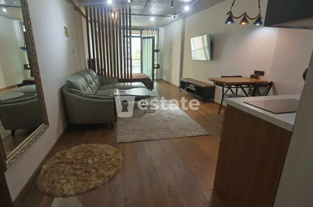 Selling a spacious studio in the Elt district — photo 1