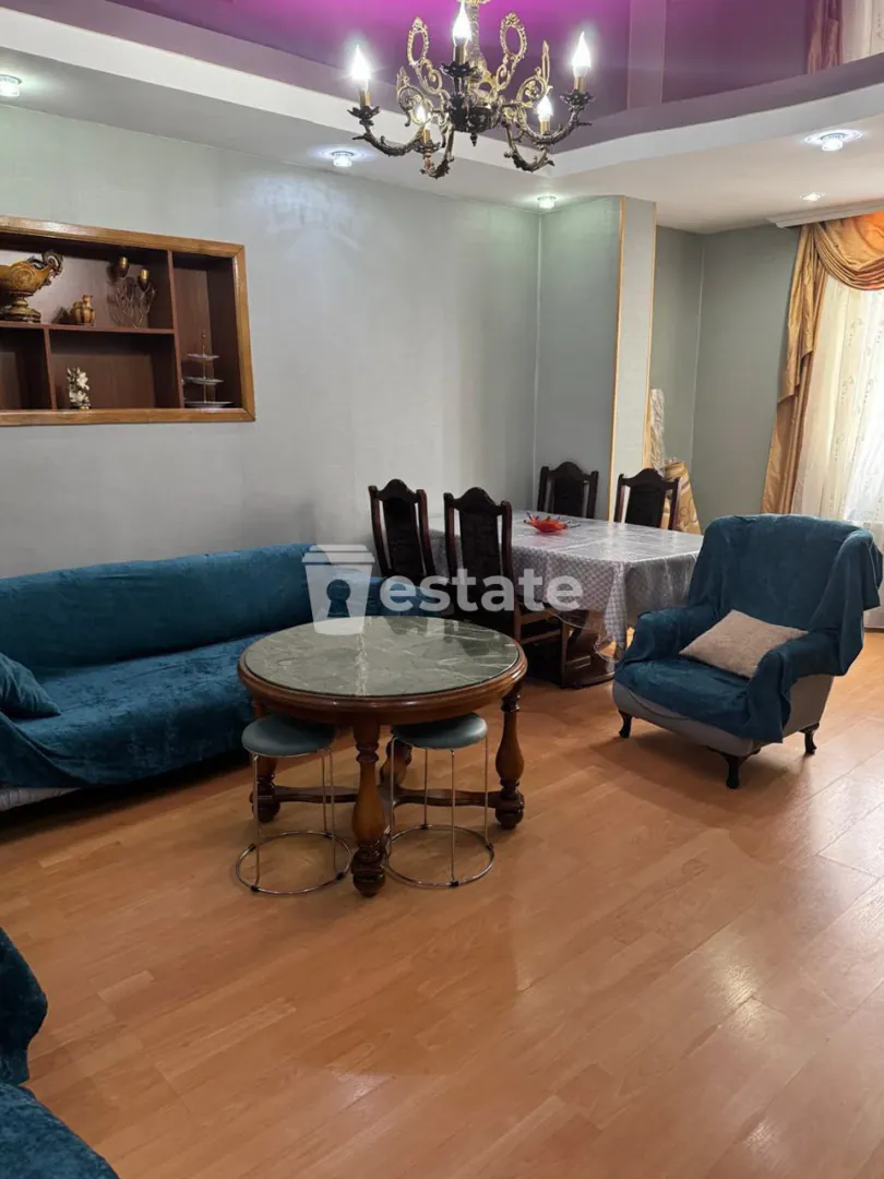 Spacious 2+1 apartment for rent in Batumi center — photo 1