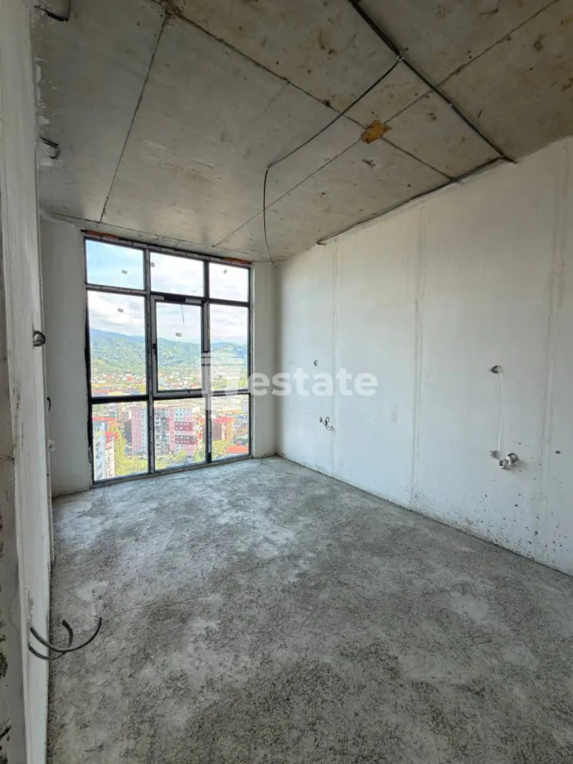 Selling white frame (1+1) near Heroes Alley — photo 5