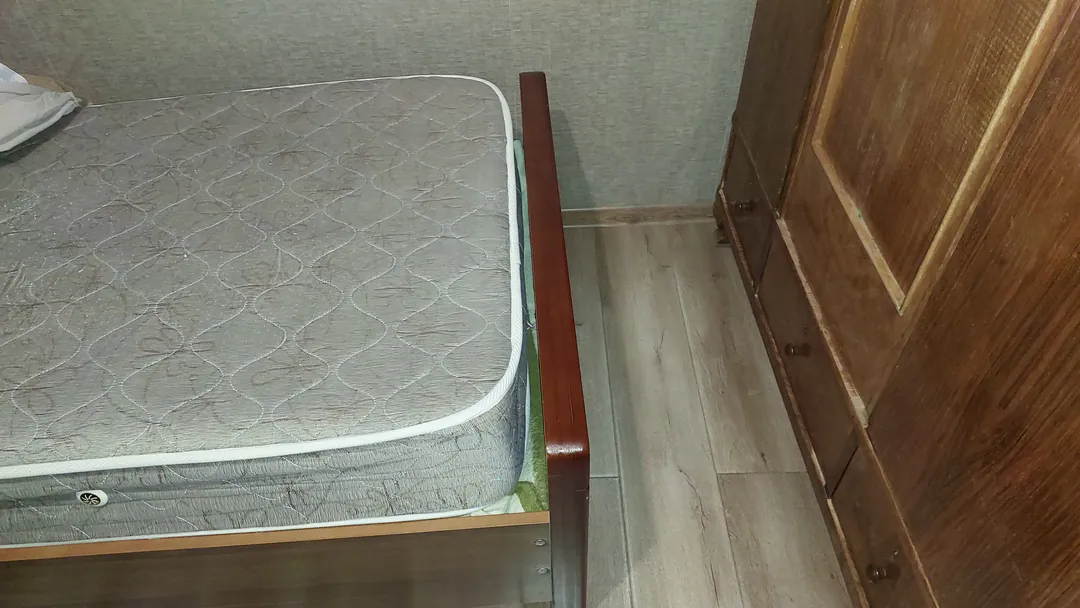 Single bed for sale with mattress and storage compartment — photo 9