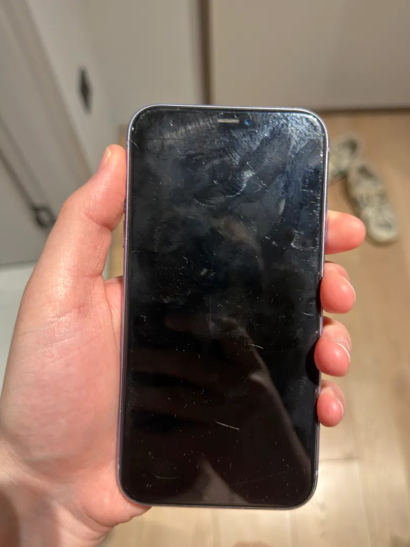 Apple Iphone 11 — photo 3