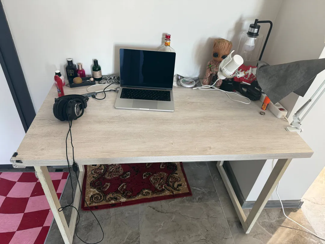 table — photo 1