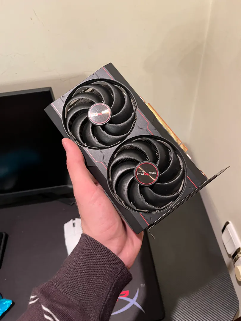 კომპიუტერი RX 6600 8GB SAPPHIRE PULSE i5 9400F 2x8 r — ფოტო 5