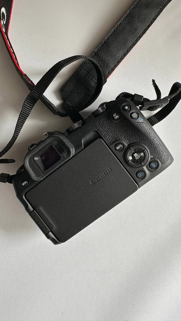 Canon RP body — photo 4