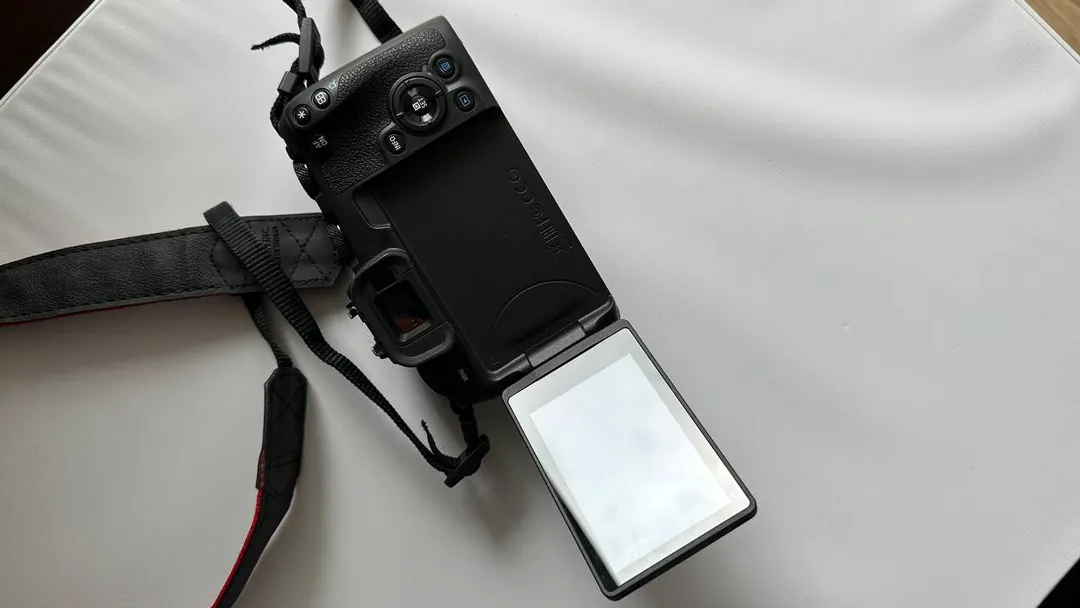 Canon RP body — photo 5