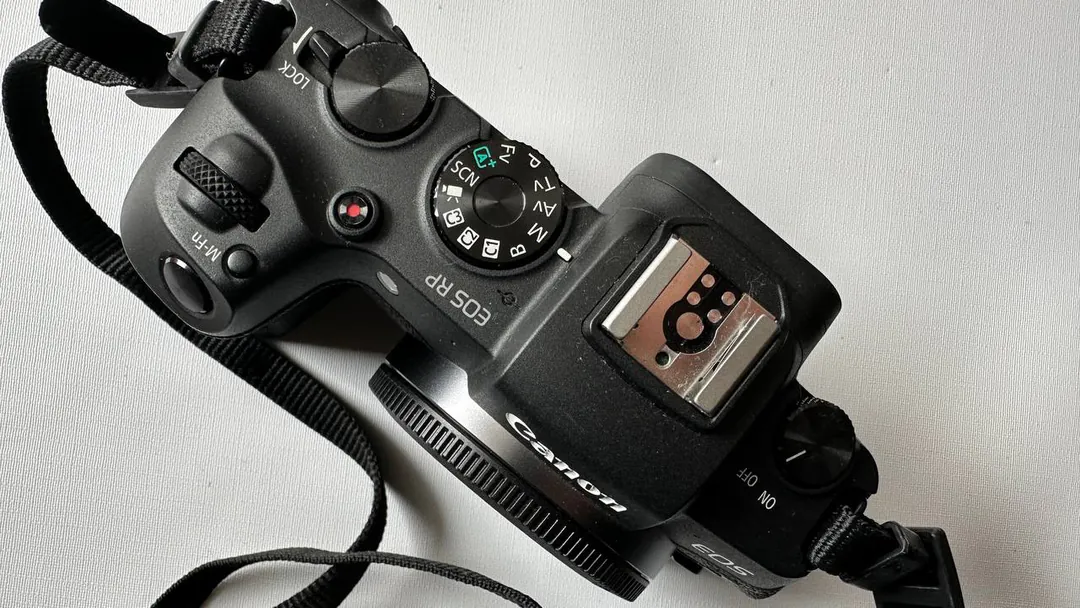 Canon RP body — photo 6